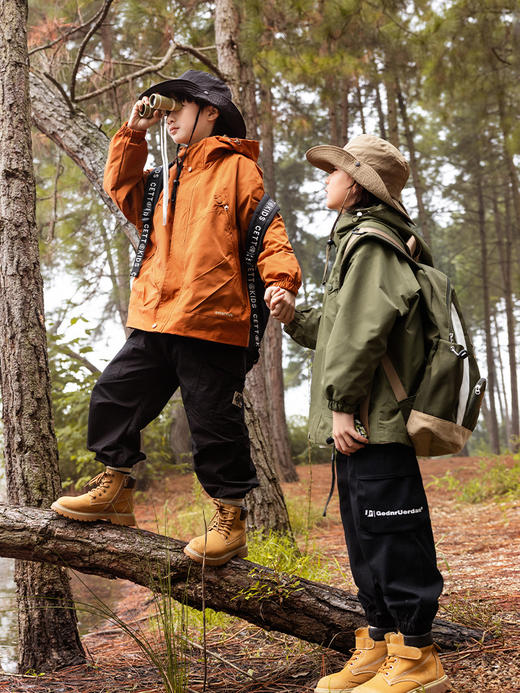 【三防黑科技，一衣三穿，满足不同季节的穿着需求】男童两件套冲锋衣 春秋新款 中大童宽松连帽 防泼水三合一外套潮款-QQ 商品图2