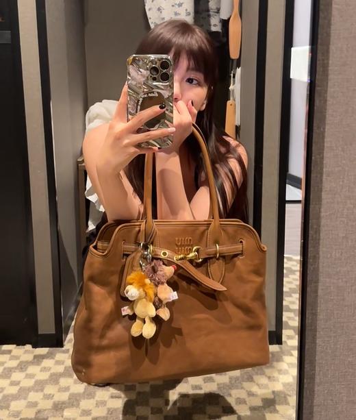 大气有范！巨高级，24秋冬新款，一眼贵气的Miumi*锁扣托特包 商品图0