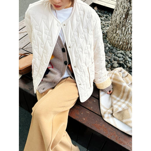 25特价 2411216    衔线拼图 羽绒服 鹅绒 “老钱”气质风 商品图8