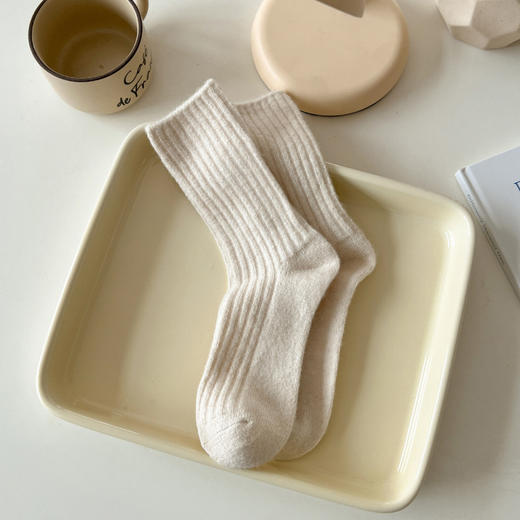 袜子女秋冬大地色加厚冬季加绒羊毛中筒袜女ins潮抽条条纹堆堆袜 商品图8