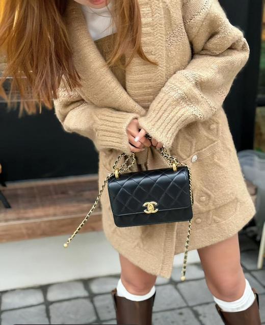 香奈儿24c早春双金珠口盖包黑色小号/中号（HH） 商品图7