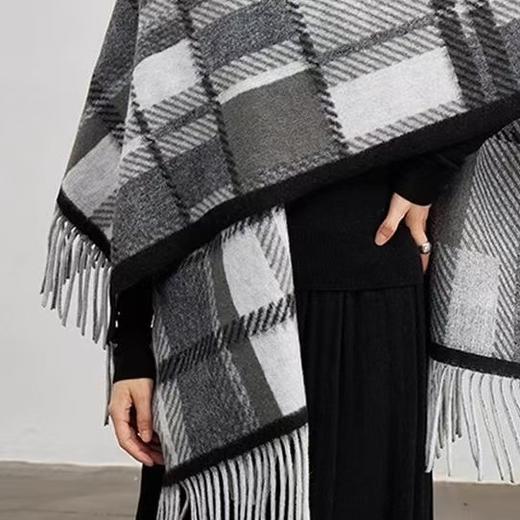 [屁侠推荐] Leos Viti双面羊毛披肩  厚实经典  自带清冷温婉的优雅气质  双面都可穿  商品图2