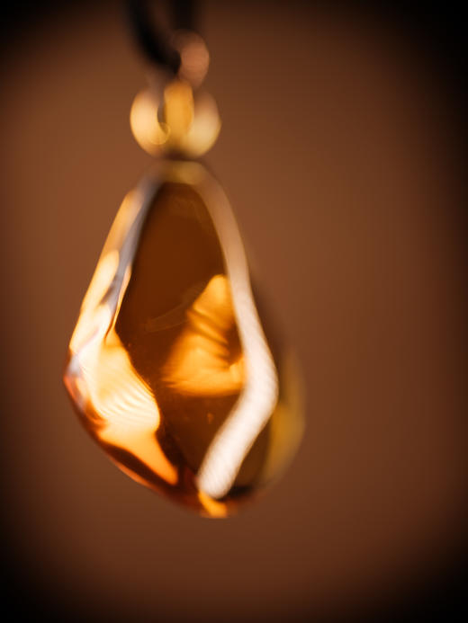 琥珀净水高货吊坠 随形 随机发货【器悟雅玩】 商品图2