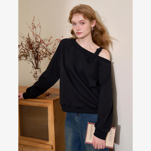 西遇黑色斜肩卫衣女新款袖口收束罗纹设计宽松长袖上衣14342967 商品图0