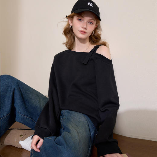 西遇黑色斜肩卫衣女新款袖口收束罗纹设计宽松长袖上衣14342967 商品图2