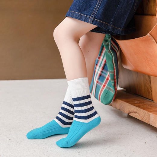 【下单柠檬舒品鲨鱼裤2条+0.01元换购】柠檬舒品Lemonsox儿童横条拼色中筒袜1双 颜色随机【换购产品单拍不发货】NZ131 商品图5