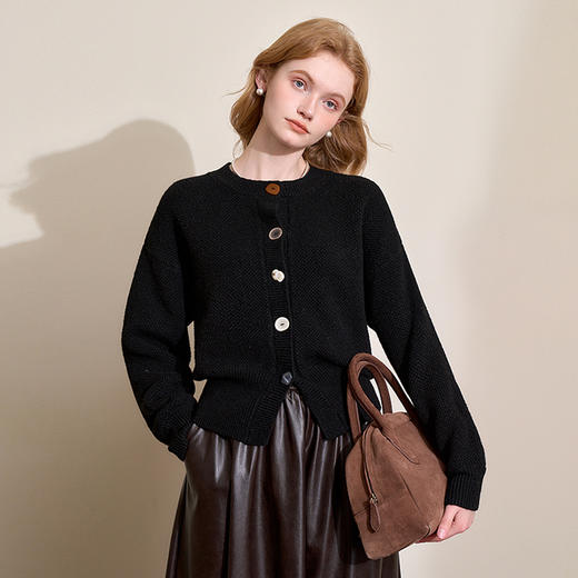 慵懒风气质高级感圆领针织衫女秋冬设计感纽扣保暖外套V4343577 商品图0