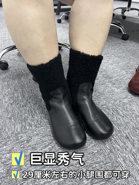 现货【羊羔毛短靴】加绒&不加绒【定制羊羔毛短靴】设计款采用优质胎牛皮，触感柔软细腻，良好的透气性和耐磨性，整体温暖、舒适~