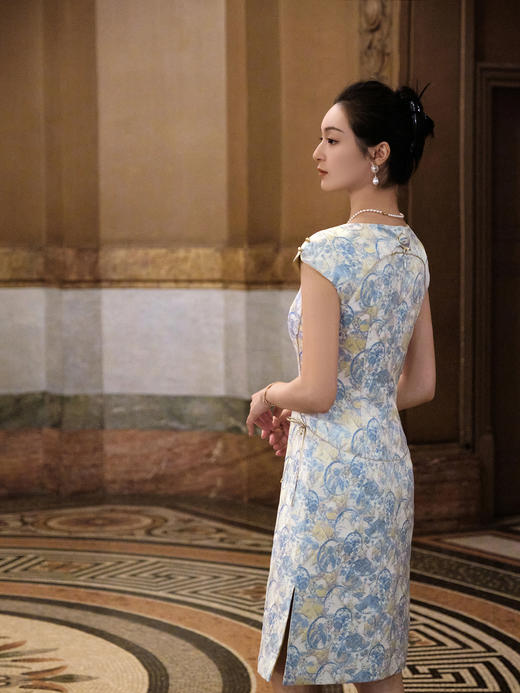 东方境X郭培| 金色兰花刺绣提花旗袍 商品图8