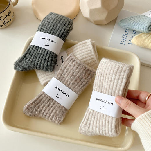 袜子女秋冬大地色加厚冬季加绒羊毛中筒袜女ins潮抽条条纹堆堆袜 商品图1