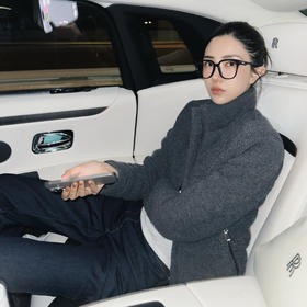 ROMI STUDIO“温暖过冬”山羊绒绵羊毛混纺90白鹅绒羽绒服 431Y8103