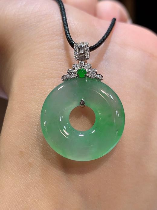 高冰飘绿甜甜圈吊坠 商品图3