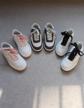 嗖 一大拨儿 哈！女段 奶奶香 24P 意产的分别两种皮质 板鞋 3色入