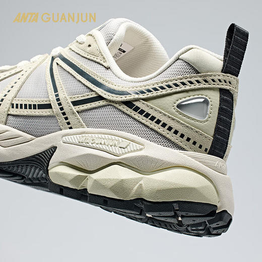 安踏冠军全天候系列AG-G02V2男女运动休闲鞋复古老爹鞋112448802A 商品图3