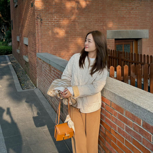 25特价 2411216    衔线拼图 羽绒服 鹅绒 “老钱”气质风 商品图0