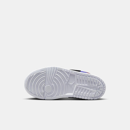 JORDAN 冬 小童 篮球鞋 BQ7197 商品图1