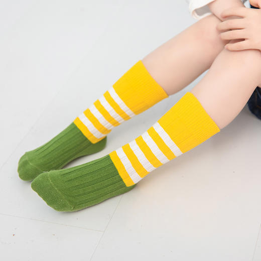 【下单柠檬舒品鲨鱼裤2条+0.01元换购】柠檬舒品Lemonsox儿童横条拼色中筒袜1双 颜色随机【换购产品单拍不发货】NZ131 商品图4