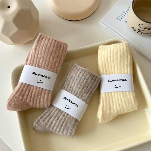 袜子女秋冬大地色加厚冬季加绒羊毛中筒袜女ins潮抽条条纹堆堆袜 商品图3