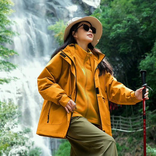 🌸【加摇粒绒内胆】刘亦菲同款三合一情侣冲锋衣✨✨✨ ✔三合一设计，🌿轻松面对不同场景与温差🌻 ✔可单穿可叠穿，😉实穿性强性价比极高❗ ❗ ❗ ✔不厚重不压身，同时具备户外的防护性能🔥 商品图7