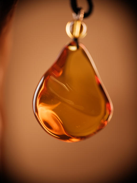 琥珀净水高货吊坠 随形 随机发货【器悟雅玩】 商品图3