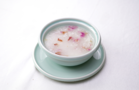 玫瑰花枸杞养颜粥