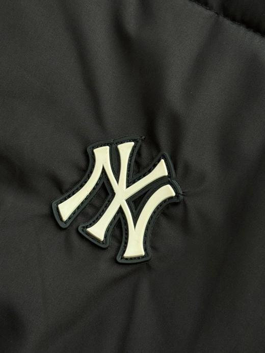 点此购买 MLB纽约洋基队男女款纯色立领短款拉链羽绒服 LL 302752 商品图10