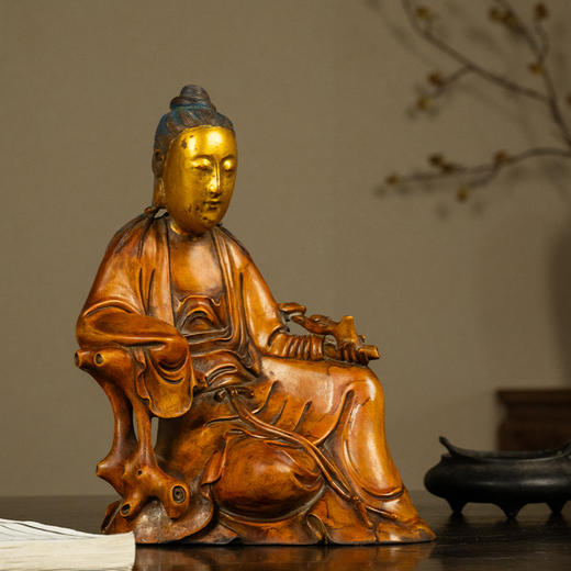 清 黄杨木漆金持如意自在观音 商品图0