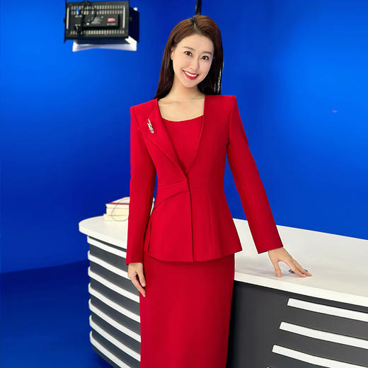 IWY/高级感红色连衣裙套装气质年会主持人西装外套吊带裙上镜套裙C2076+Q1192 商品图1