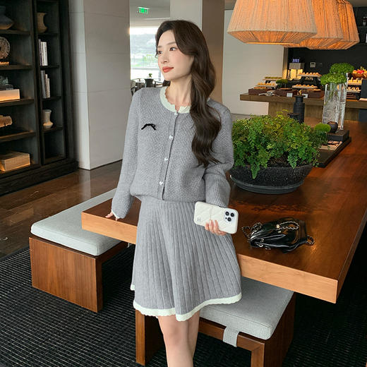 奢姿2025春季新款大码女装针织拼接套装胖妹妹减龄花边两件套9843969076 商品图1