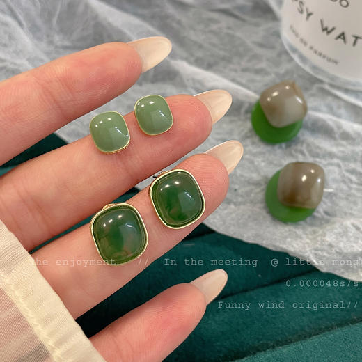 「港风·复古」新品港风几何方形深绿耳钉女银针气质简约树脂古风耳饰时尚饰品 商品图3