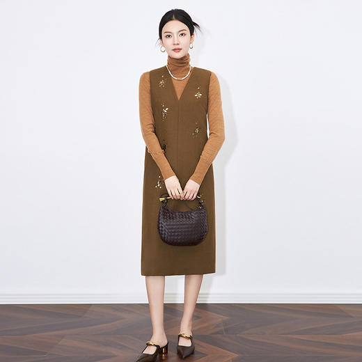 【高货wl】全新升级【铂金会员358/天猫479/差价121】(43958) 洛诗琳秋冬轻奢优雅风深V领重工亮片无袖含羊毛直筒背心裙 商品图1