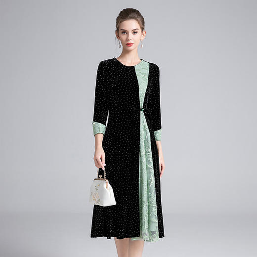 【高货deo】全新升级【铂金会员358/天猫479/差价121】(44729) 洛诗琳秋冬新款提花拼接刺绣国风丝绒烫钻设计感连衣裙女 商品图0