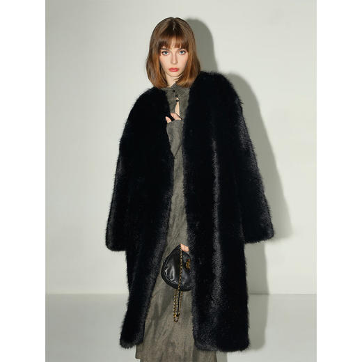 COCOBELLA仿貂绒横排工艺环保皮草外套长款保暖大衣FU3006-2 商品图1