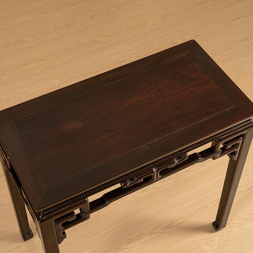 二十世纪 红木束腰马蹄腿攒接拐子纹半桌 商品图3