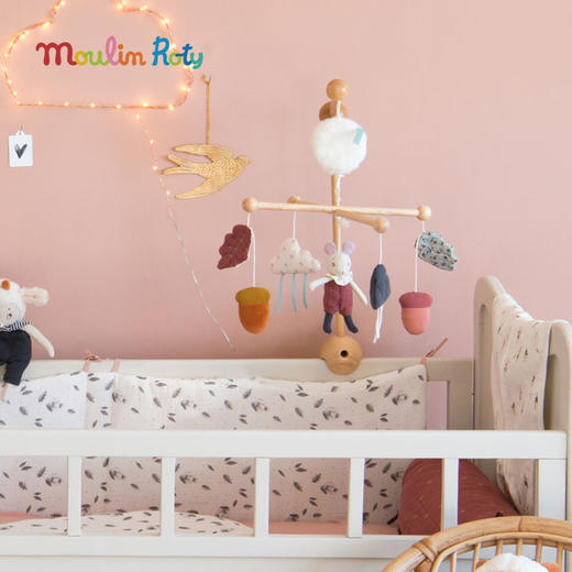 Moulin Roty 音乐床铃
 床挂 适合年龄0岁+ 树林里的苹果系列 100%纯棉制 法国品牌 675056 商品图1