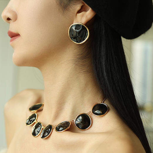 【马思纯同款】Art Nouveau新艺术时期 | 黑色波纹两件套装 商品图1