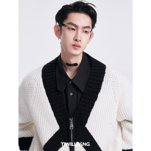启世录TIWILLTANG“半梦御相”先锋X型气势大V领绞花针织松弛开衫 商品图2