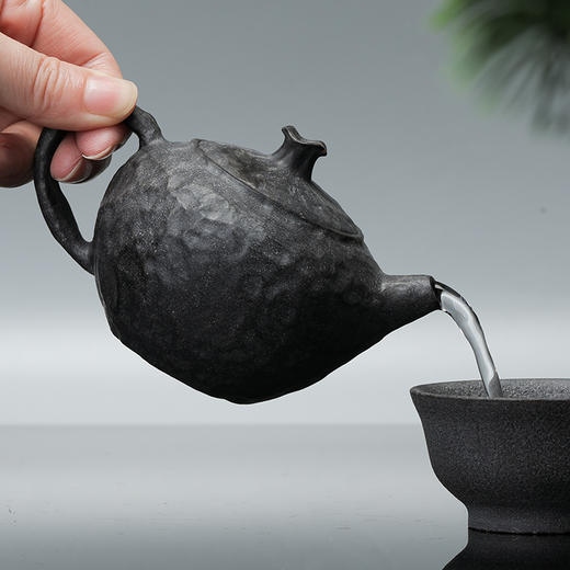 【冰碛岩】国大师何伟强亲工宝珠随形冰碛岩石壶 商品图2