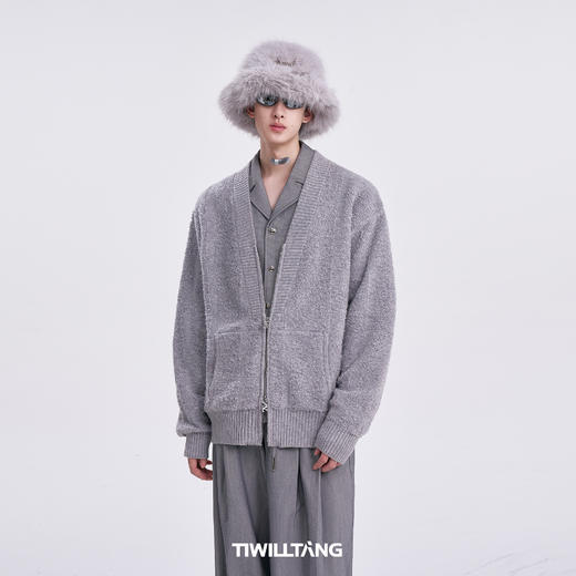 启世录TIWILLTANG“晶尘焕闪”隐嵌银光纱V领休闲针织拉链开衫冬 商品图3