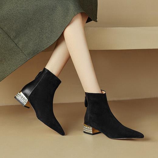 【预售5天】简约时装靴秋冬季新款靴子尖头粗低跟女靴电镀跟金属羊皮拼接短靴NDXC&6777 商品图1