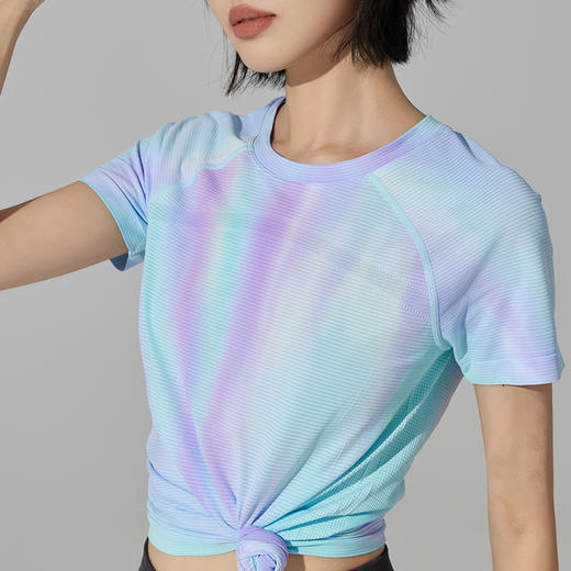 Leorrey/乐拉高弹透气轻盈一体织瑜伽运动极光幻彩半袖短袖T恤 商品图2