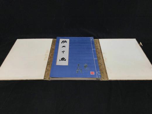 37*27cm！1961年高岭梅编 张大千画集 约百幅插图 线装8开带书匣 商品图1