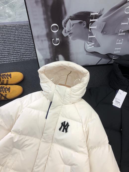 点此购买 MLB/NY洋基队男女款学院风连帽羽绒服 LL 302735 商品图12