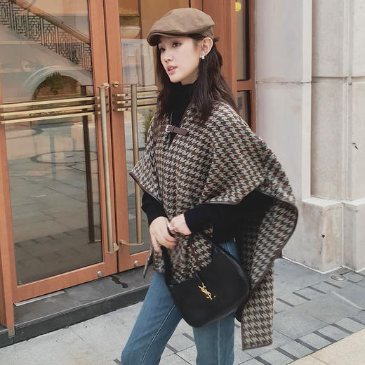【顺丰包邮】43839 洛诗琳慵懒风氛围感时尚千鸟格羊毛斗蓬299H 商品图1