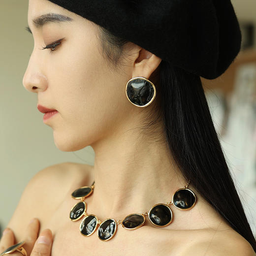 【马思纯同款】Art Nouveau新艺术时期 | 黑色波纹三件套装 商品图1