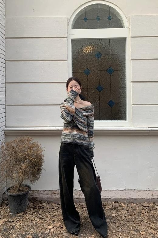 ANSUABEL 彩色针织大V领一字肩毛衣上衣 19373 商品图4