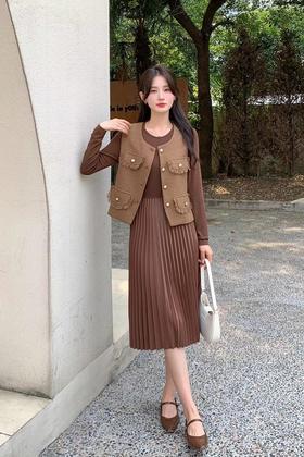 Le Malene 棕色圆领百褶裙小香风套装 19367