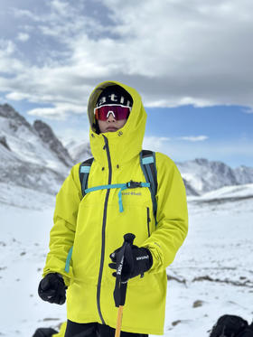 【驴友实拍】montbell雨舞者！户外领队墙裂推荐！国内大部分路线基本满足！