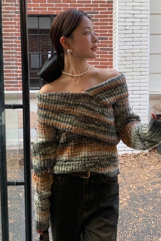 ANSUABEL 彩色针织大V领一字肩毛衣上衣 19373 商品图7