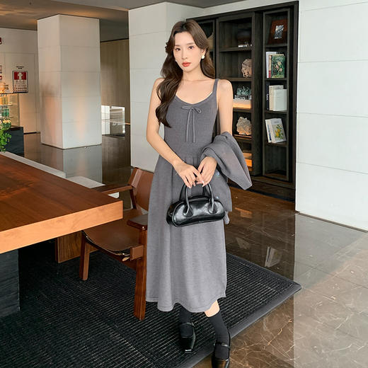 奢姿大码女装2025秋季减龄绣花胖妹妹针织加吊带连衣裙两件套装9843969005 商品图1